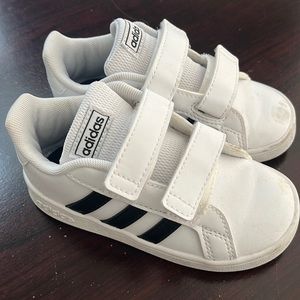 Adidas toddler sneakers size 7 1/2